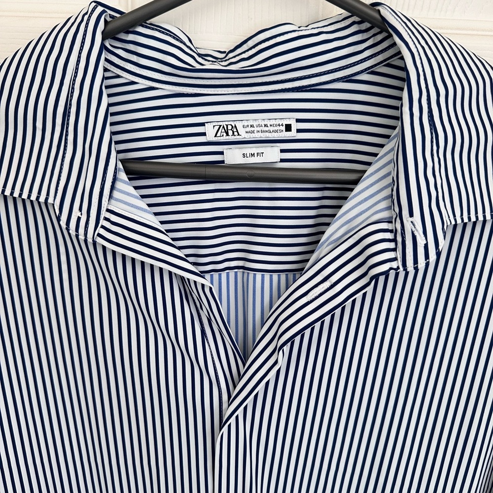 Zara Men's Blue Striped Shirt
